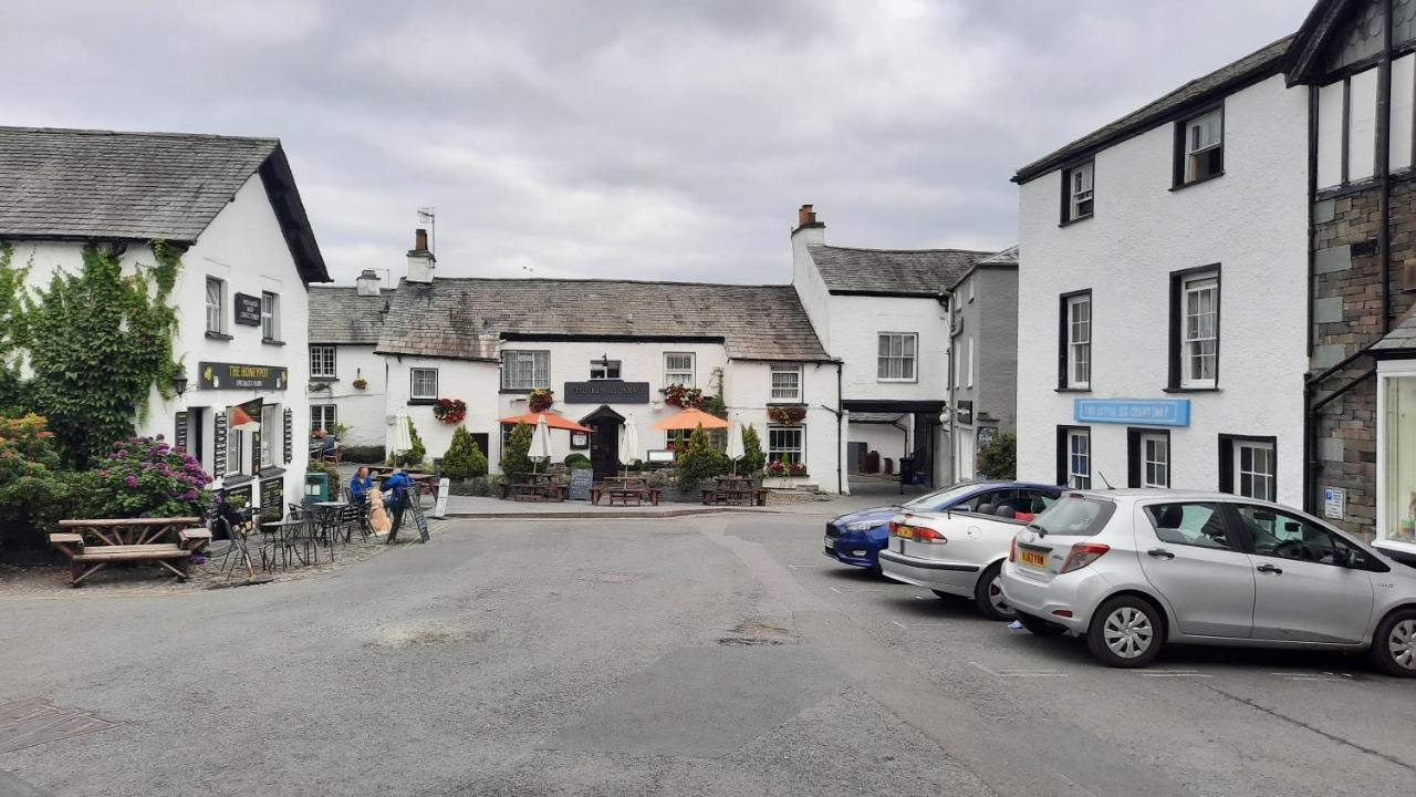 Kings Arms Hotel Hawkshead Exteriör bild